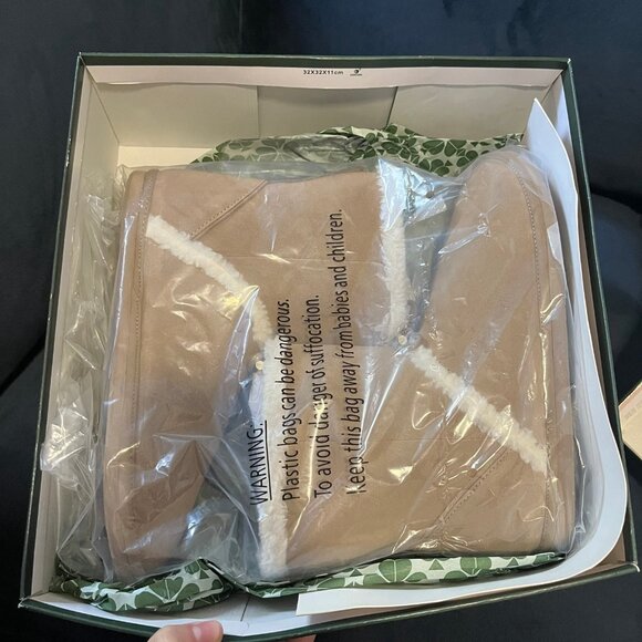 Kate Spade Size 8 Tan with Bow Detailing Winter “Marie” Boots - Picture 3 of 8